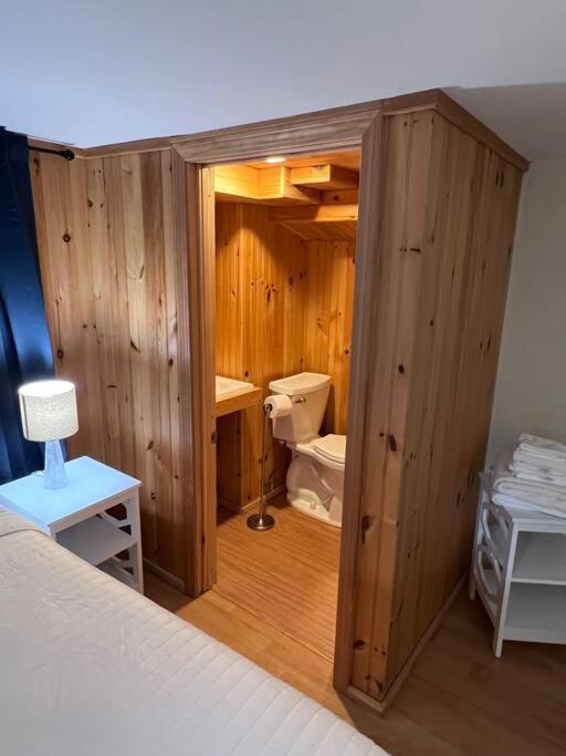 Historic Corner Apartment With Patio & Off Street Parking Portland Eksteriør bilde