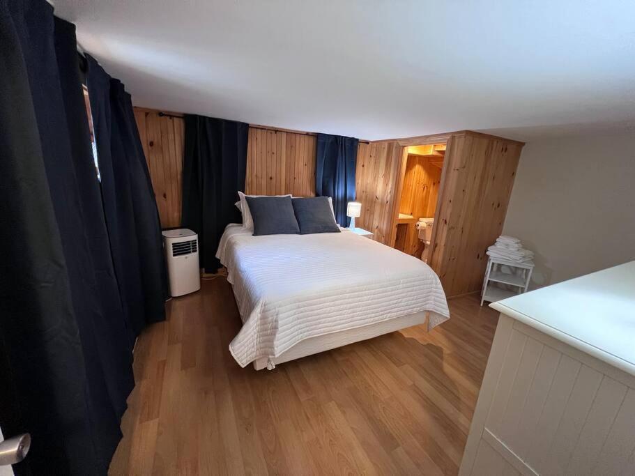 Historic Corner Apartment With Patio & Off Street Parking Portland Eksteriør bilde