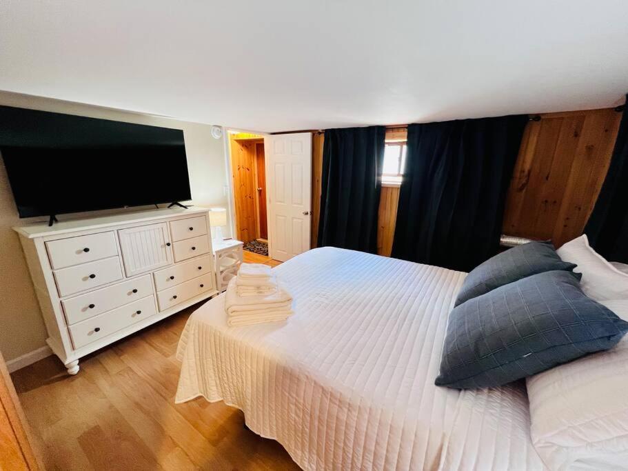 Historic Corner Apartment With Patio & Off Street Parking Portland Eksteriør bilde